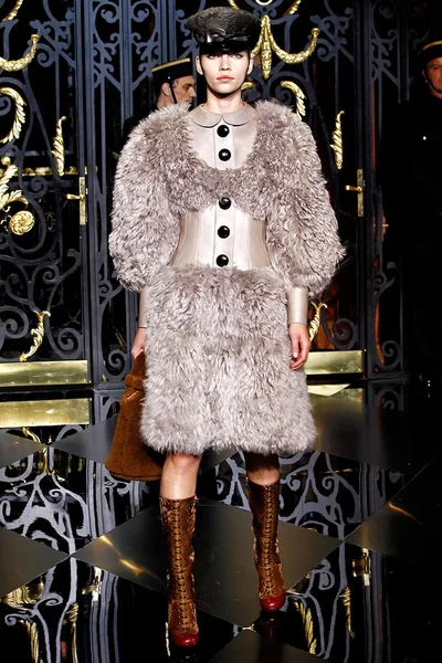 Look 33